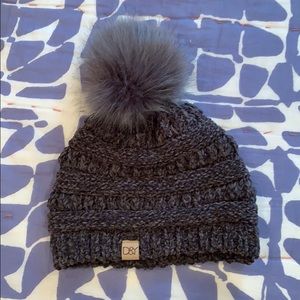 Pom pom beanie